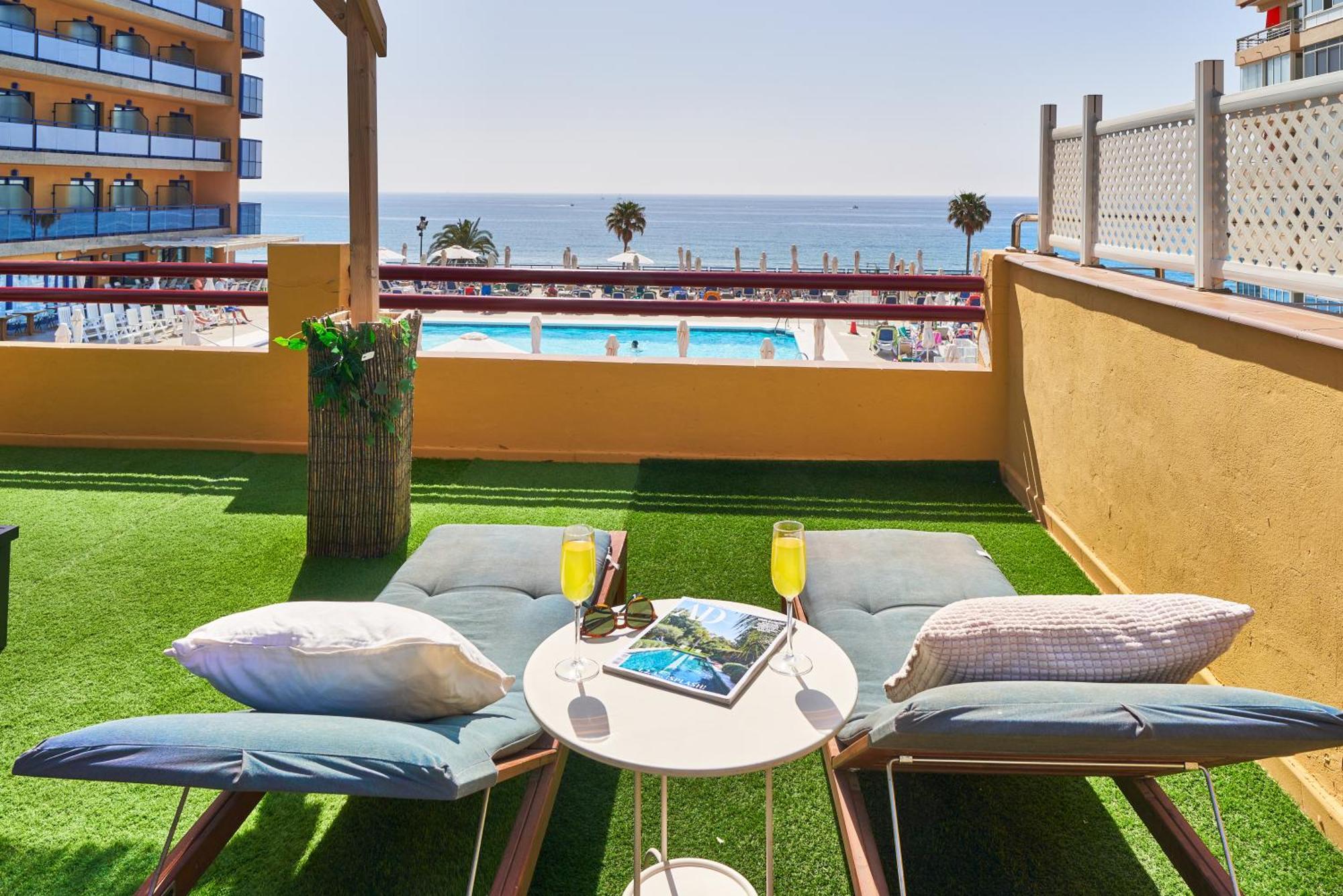 Perfect Beach Location With Roof Terrace ฟูเอนฮิโรลา ภายนอก รูปภาพ